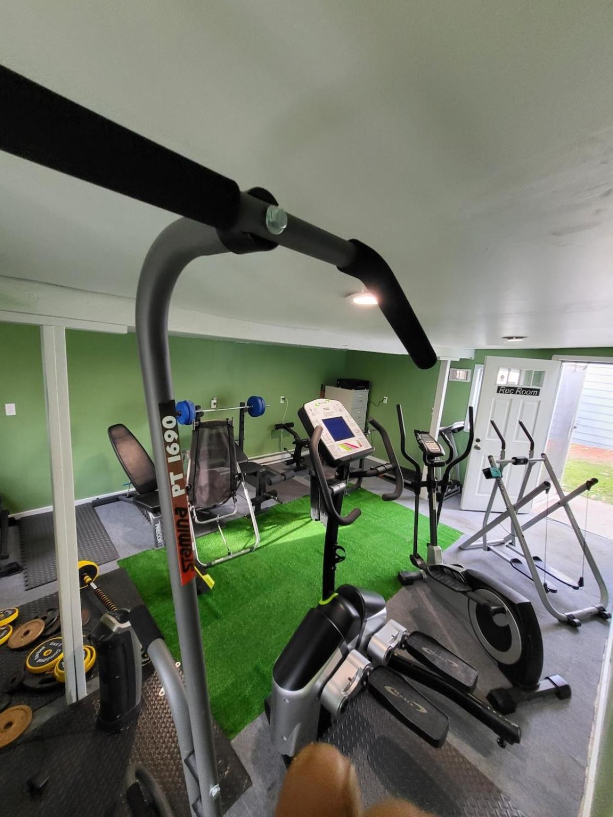 Adorable Crown Royal Presidential Suite Fitness Rm Cleveland Exterior photo